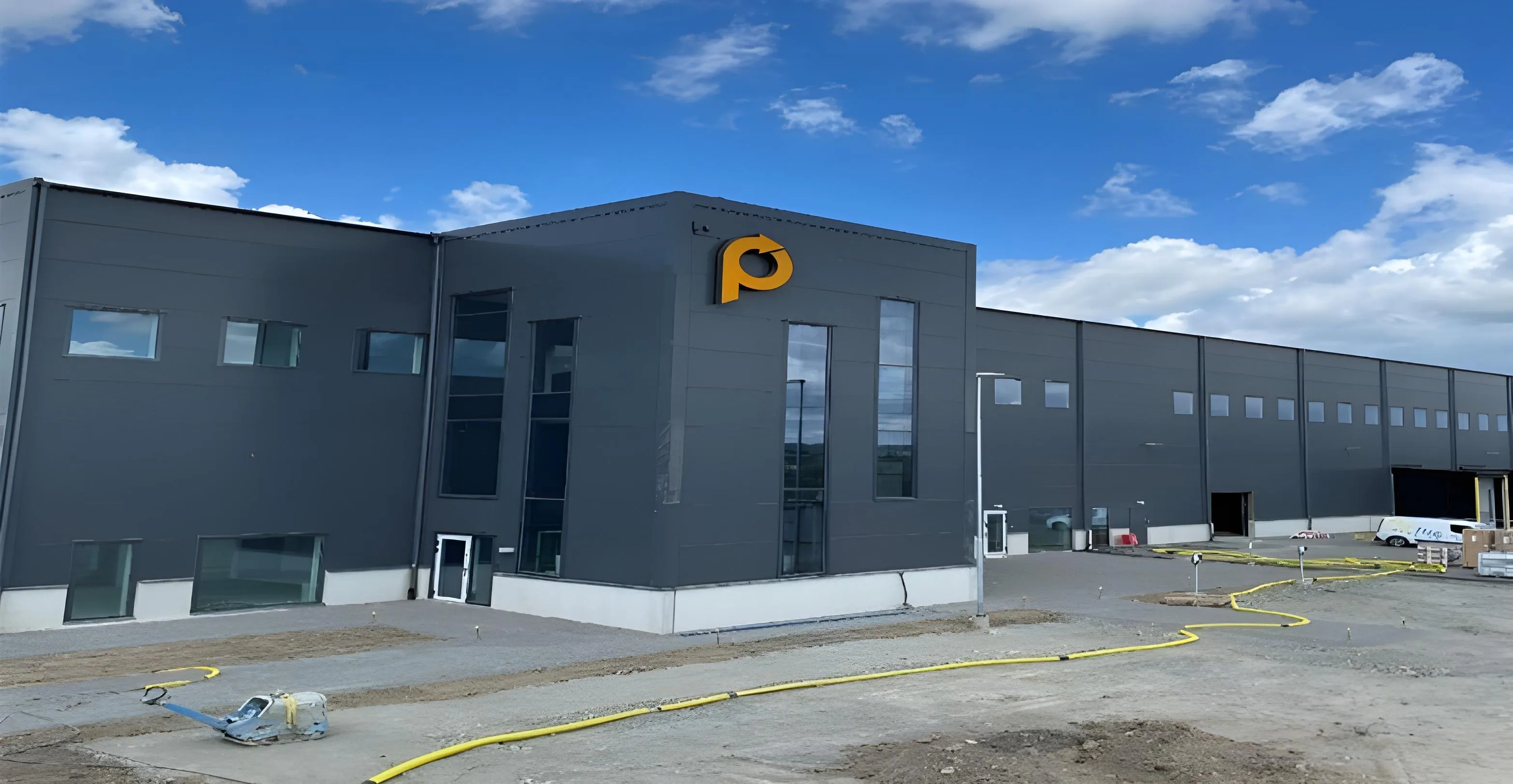 New logistics building with office